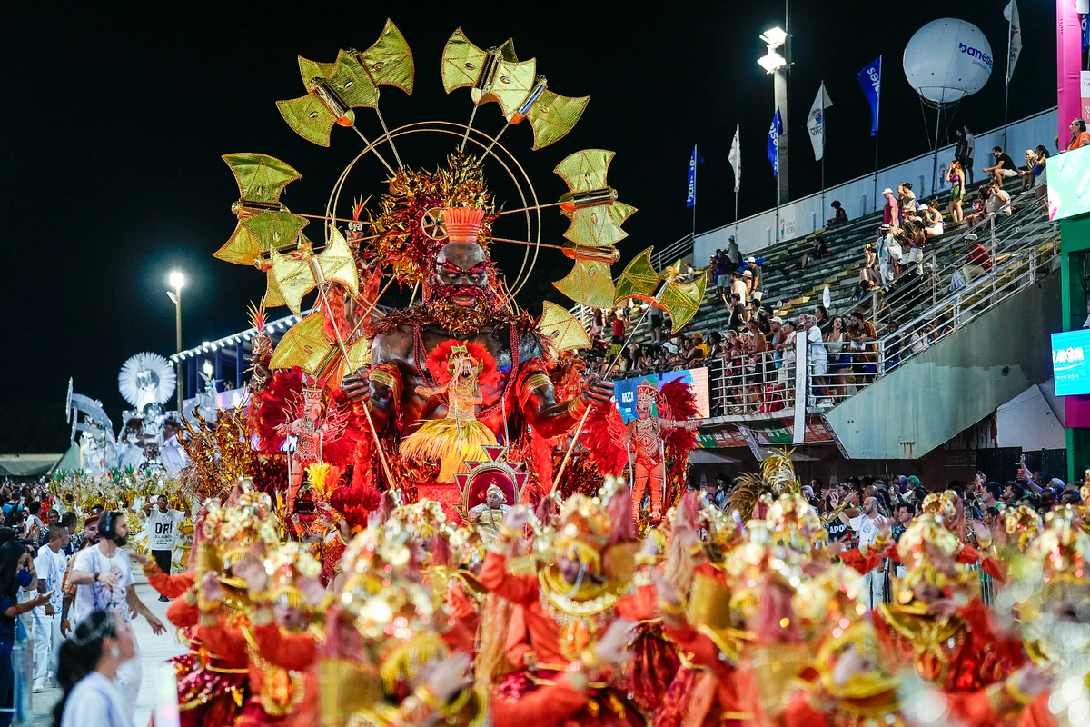 Desfile da escola de Samba Chegou o que Faltava no Sambão do Povo por Vitor Jubini