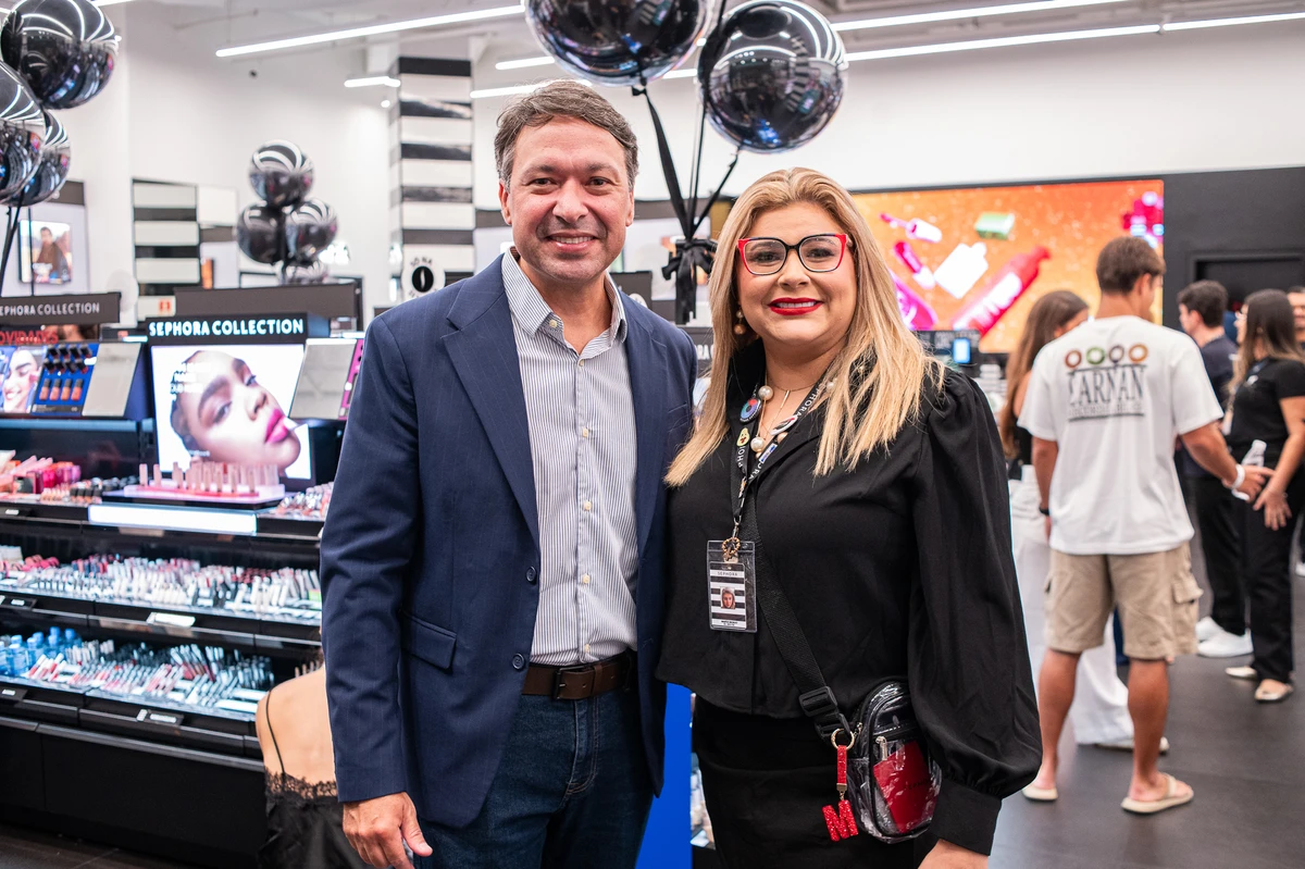 Raphael Brotto, diretor geral do Shoppng Vitoria  e Marta Basílio, da Sephora