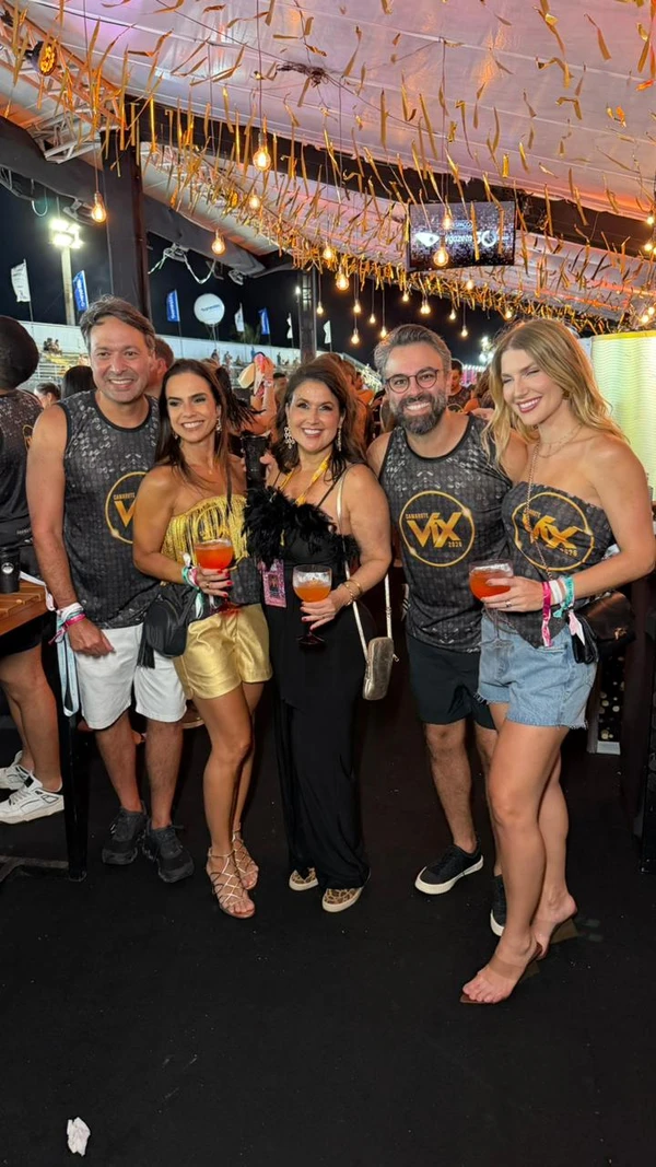 Raphael e Flavia Brotto, Renata Rasseli, Fabio Portela e Sofia Buzetto 