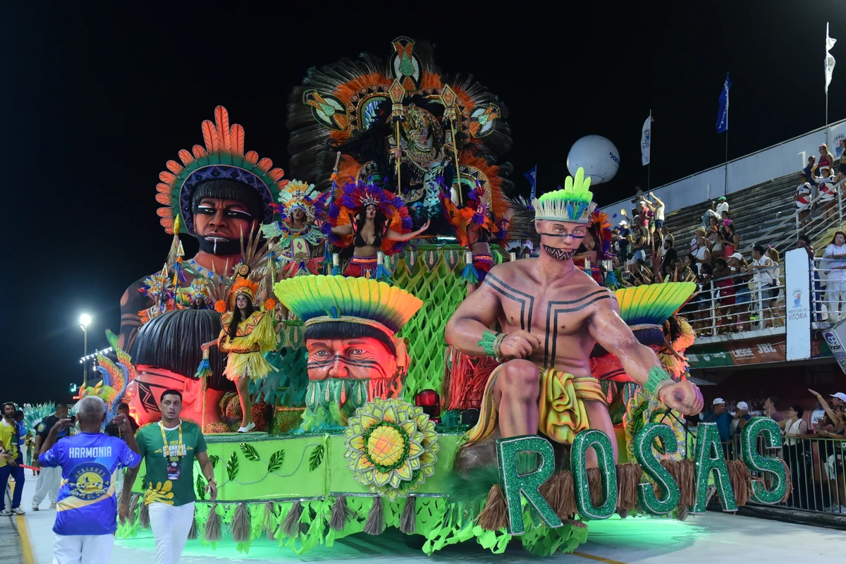 Confira o desfile da Escola de Samba Rosas de Ouro no Carnaval 2026 por Carlos Alberto Silva