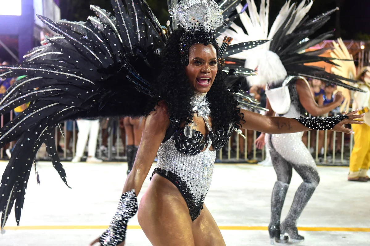 Confira o desfile da Escola de Samba Unidos DA Piedade no Carnaval 2026 por Carlos Alberto Silva
