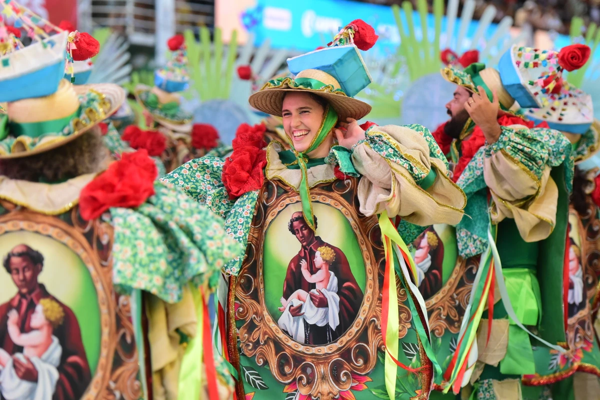 Confira o desfile da Escola de Samba Unidos DA Piedade no Carnaval 2026 por Carlos Alberto Silva