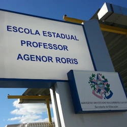 Estudantes que precisam fazer estágio à tarde relatam que não conseguem mudar de turno no sistema da Secretaria de Educação