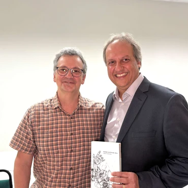 Imagem - Lançamento de livro de poesia reúne médicos e escritores em Vitória