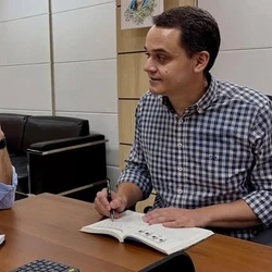 De acordo com um aliado do político canela-verde, um dos prefeitos deve ser candidato ao Palácio Anchieta e o outro, ao Senado