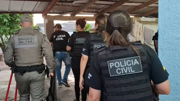 O homem, que não teve a identidade divulgada, é ex-companheiro de Silvana Germann de Aguiar, 48, que está desaparecida desde o dia 24 de janeiro