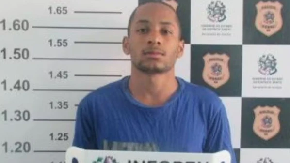 Yantia de Carvalho Lourenço, de 24 anos, foi localizado nesta terça-feira (10) no interior da cidade, escondido em um sítio