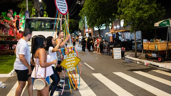 Com o bloco Todos Juntos pela Vida, o Detran|ES busca reforçar a importância de atitudes conscientes neste Carnaval, em prol da preservação da vida; o órgão também vai integrar operações de fiscalização no Estado durante a folia de momo