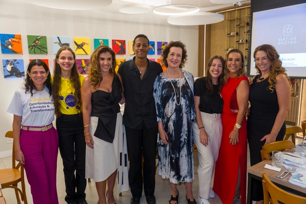 Alunas do IP, Beeboy, Lara Brotas, Sandra Matias, Bartira Almeida e Marianne Assbu