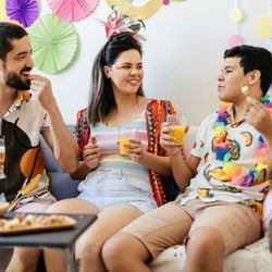 Veja como alguns alimentos e bebidas podem ajudar a aproveitar a festa com mais disposição 