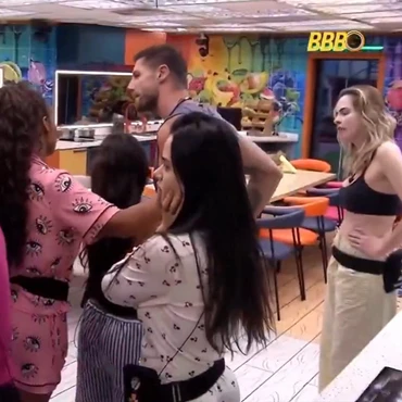 Imagem - BBB 26: equipe de Jonas pede por expulsão de Milena após saída de Sol Vega