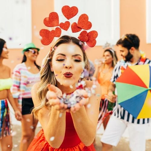 Imagem - 4 rituais e simpatias para atrair amor e sorte no Carnaval