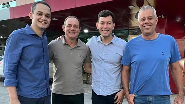 O prefeito de Vila Velha parece ter entrado de vez no time do chefe do Executivo da Capital, que é o principal adversário do grupo do governador Renato Casagrande