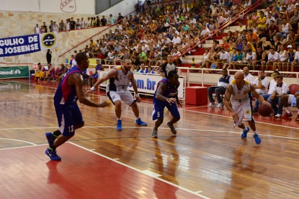 Espírito Santo Basquete contra o São José Basquete pelo NBB 