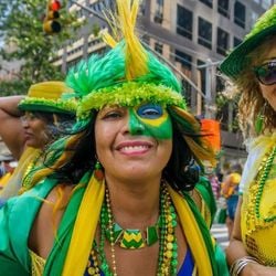 Em meio à polêmica nas redes e à celebração da latinidade por Bad Bunny no Super Bowl, conheça a origem do termo "latino-americano" e por que apenas 4% dos brasileiros se definem como latinos.