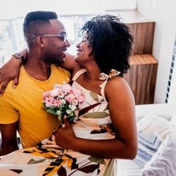 No Brasil, junho foi escolhido para celebrar a data porque era justamente o mês de desaquecimento das vendas. O dia 12, por sua vez, é a véspera da celebração de Santo Antônio, que já era famoso no Brasil por ser o santo casamenteiro.