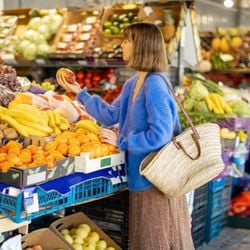 Nutricionista compartilha orientações para evitar o desperdício e garantir alimentos mais saborosos