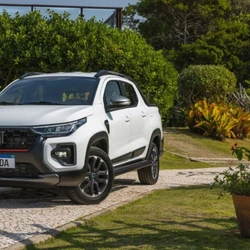 A marca italiana chega ao feito justamente quando se prepara para comemorar 50 anos de sua chegada ao Brasil, precisamente em 9 de julho de 1976, com a abertura da fábrica de Betim (MG) – uma das maiores do mundo – e o famigerado 147