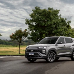 A nova motorização, que equipa as duas versões mais caras do modelo, passou a ser flex e perdeu 17 cv, para atender aos requisitos do programa Mover; configuração N Line passa a ser a topo de gama