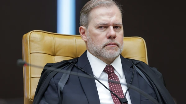 Forma com que o ministro deixou a relatoria permite que caso não volte à estaca zero; continuidade das investigações sobre o magistrado não é garantida