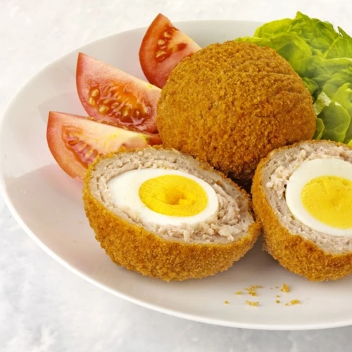 [Edicase]Bolovo de frango com ovo de codorna (Imagem: CKP1001 | Shutterstock)