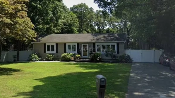 Marcos Marques-Leal, de 57 anos, é suspeito de ter atacado Adriana Barbosa, de 46 anos, em Farmingville, na última quinta-feira (12)