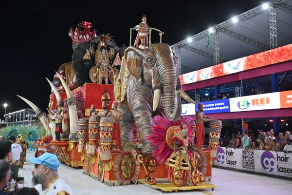 Abrindo os desfiles da série Ouro desta sexta-feira (13), a Unidos de Barreiros levou para a avenida, através do enredo  "Baobá: A Árvore da Vida" por Divulgação | PMV | Marcos Salles 