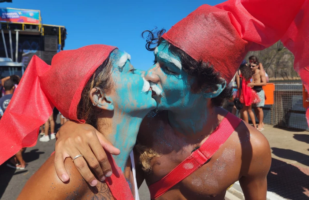 Afrokizomba leva ritmo e representatividade à Avenida Beira-Mar por Ricardo Medeiros