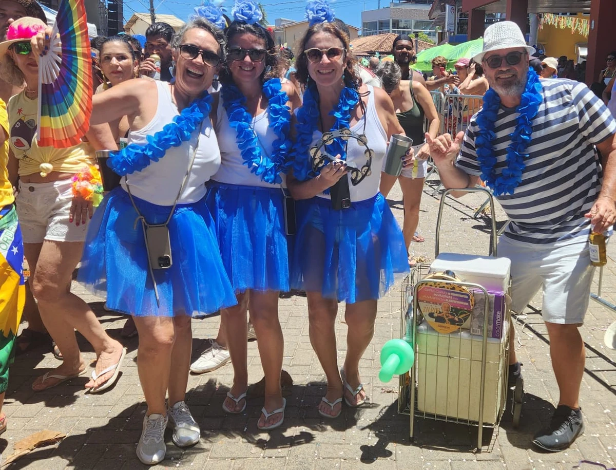 Bloco Banho de Mar à Fantasia, em Manguinhos por Ricardo Medeiros