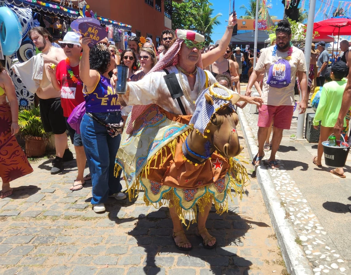 Bloco Banho de Mar à Fantasia, em Manguinhos por Ricardo Medeiros