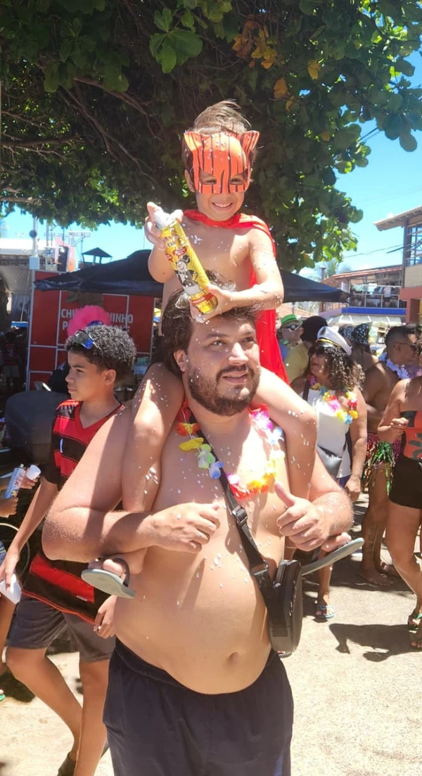 Bloco Banho de Mar à Fantasia, em Manguinhos por Ricardo Medeiros