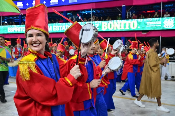 A Império de Fátima transformou a avenida em um verdadeiro reino encantado ao apresentar o enredo "Era uma vez... Embarque nessa viagem mágica!" por Marcos Salles 
