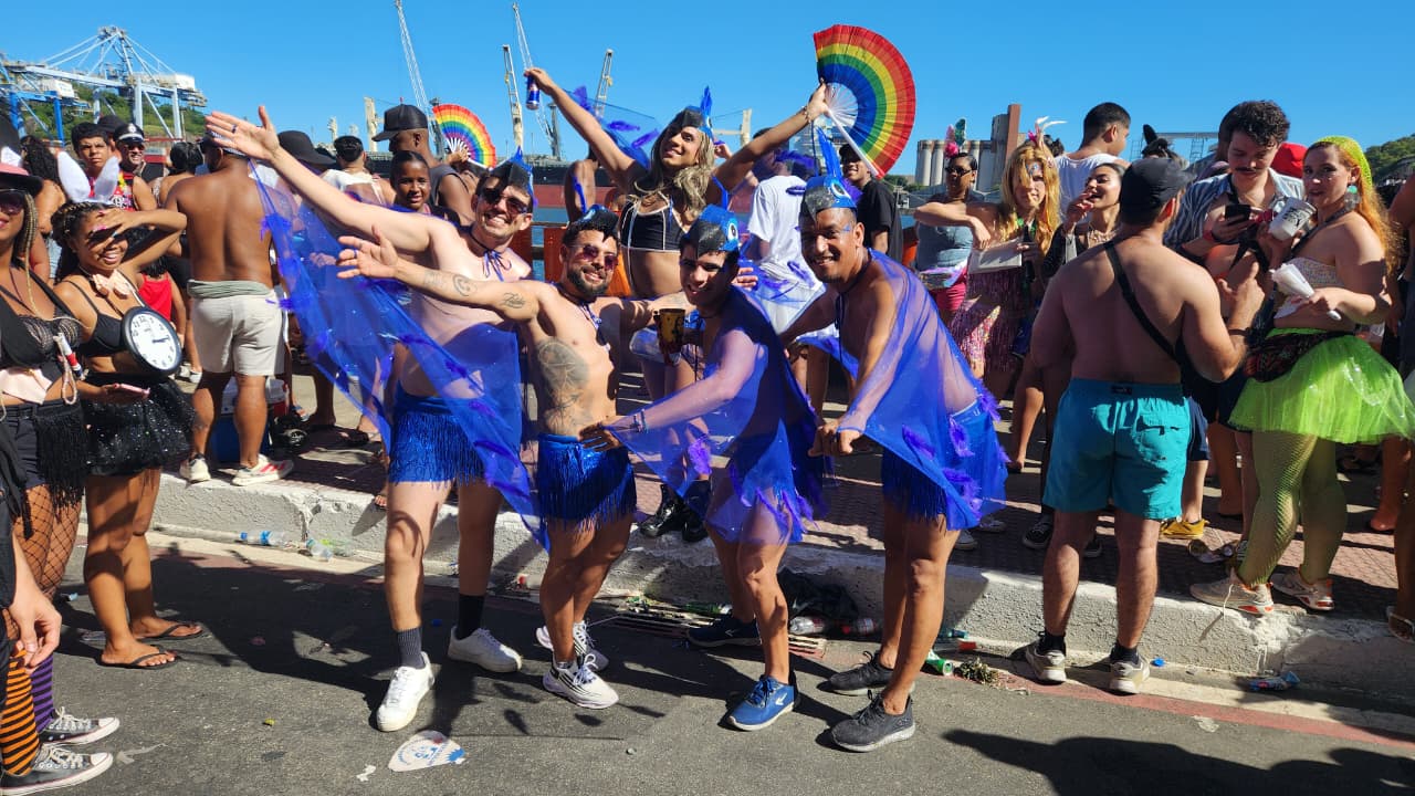 Puta Bloco arrasta foliões no Centro por Ricardo Medeiros