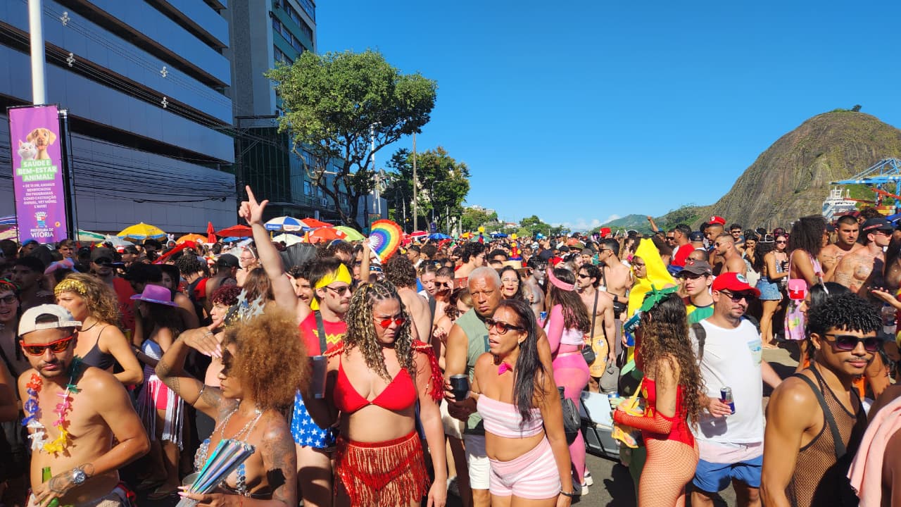 Puta Bloco arrasta foliões no Centro por Ricardo Medeiros