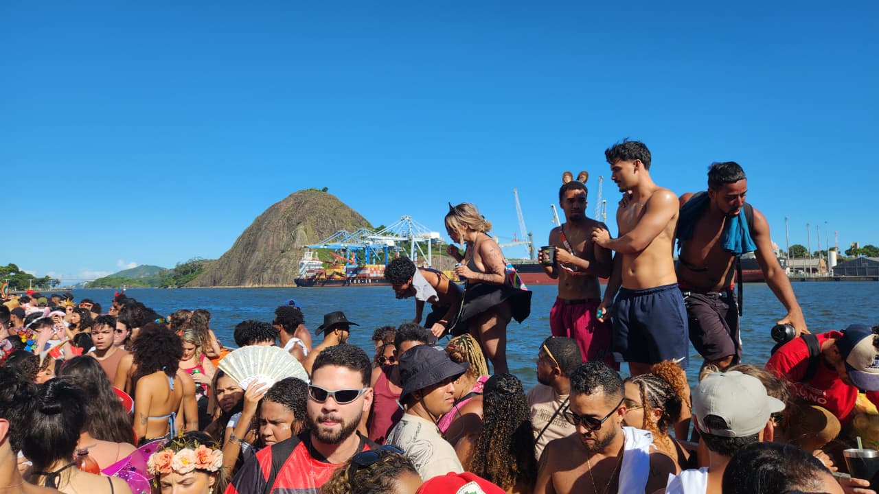 Puta Bloco arrasta foliões no Centro por Ricardo Medeiros