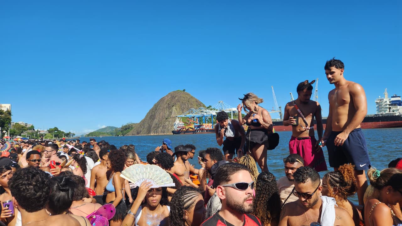 Puta Bloco arrasta foliões no Centro por Ricardo Medeiros