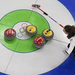 O balé das pedras sobre o gelo faz do curling um dos esportes mais fascinantes dos Jogos Olímpicos de Inverno. Mas os cientistas ainda não desvendaram completamente a física por trás de seus movimentos.