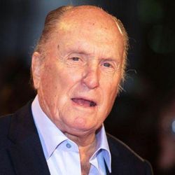 Robert Duvall morreu neste domingo (15/2) aos 95 anos. Ator interpretou papéis marcantes no cinema e ganhou Oscar em 1983 pelo filme 'Força do Carinho'.