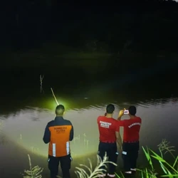 Vítima entrou na água na tarde de domingo (15); Bombeiros fizeram buscas, mas corpo foi localizado somente no início da tarde desta segunda-feira (16)