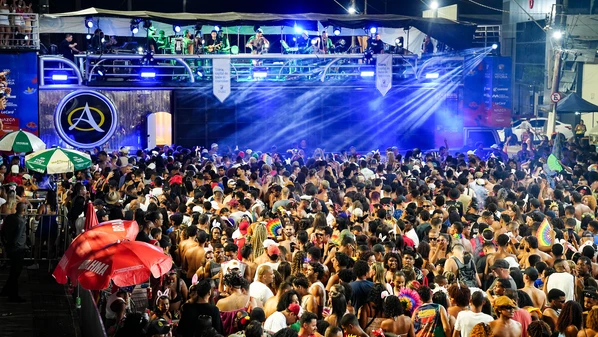 Programação ganhou reforço especial com a cantora Dalzy Sales no trio do Circuito; Shows de Frazão e Tiee agitaram o Sambão do Povo