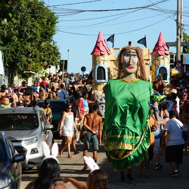 Imagem - Barra do Jucu: Bloco Surpresa encena “guerra” pelo Palácio Anchieta
