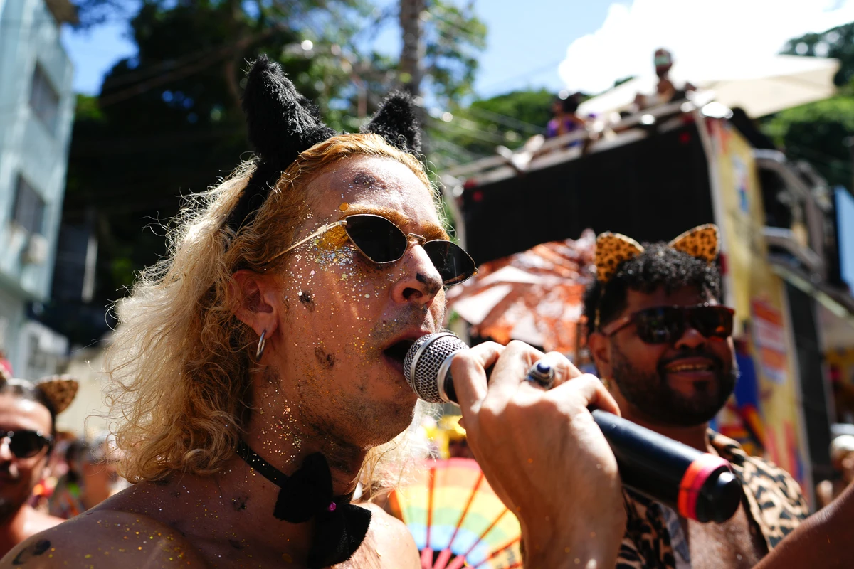 Bloco Amigos da Onça completa 10 anos e leva multidão ao Centro de Vitória por Fernando Madeira