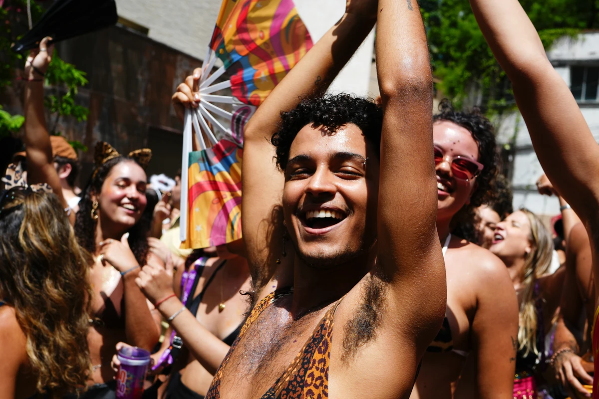 Bloco Amigos da Onça completa 10 anos e leva multidão ao Centro de Vitória por Fernando Madeira