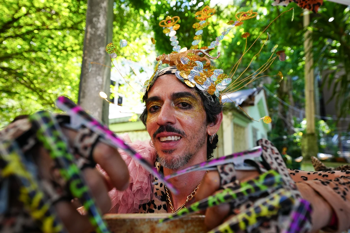 Bloco Amigos da Onça completa 10 anos e leva multidão ao Centro de Vitória por Fernando Madeira