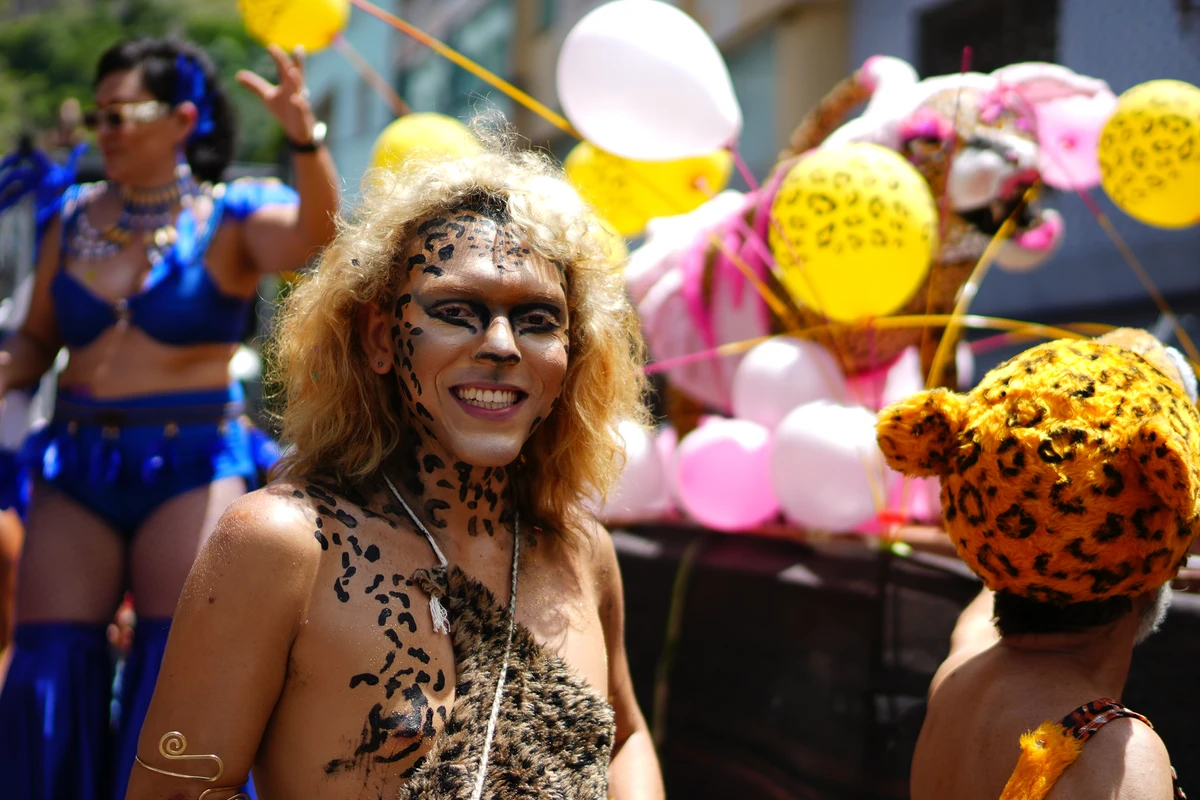 Bloco Amigos da Onça completa 10 anos e leva multidão ao Centro de Vitória por Fernando Madeira