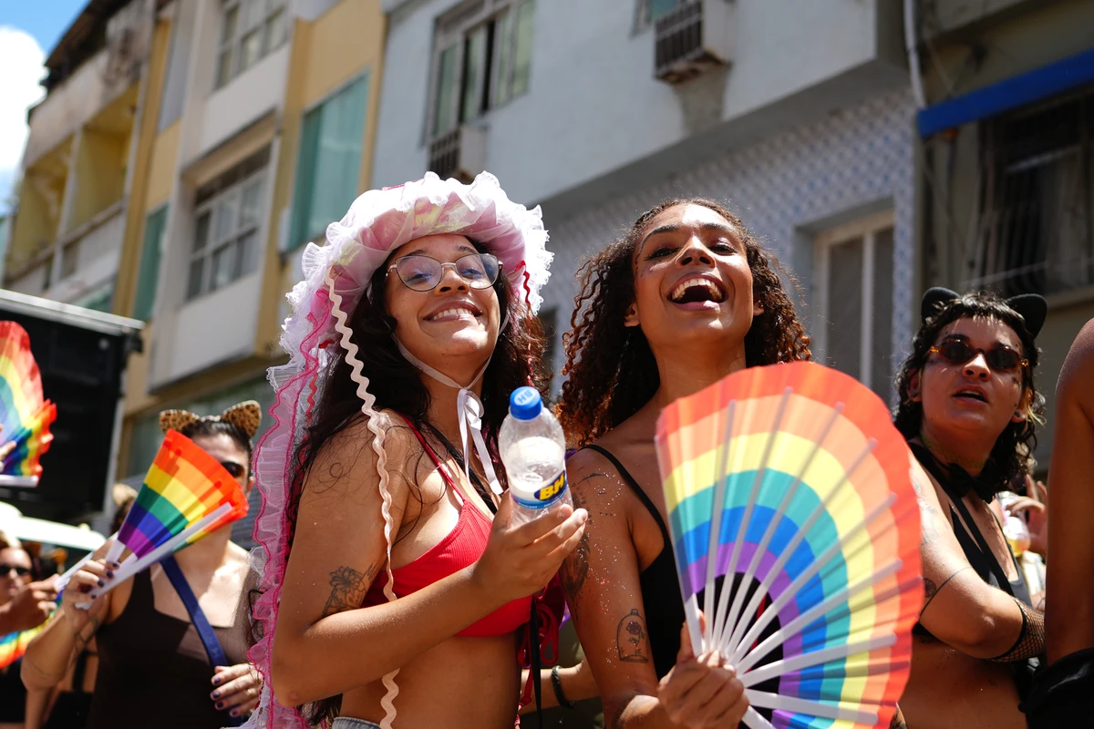 Bloco Amigos da Onça completa 10 anos e leva multidão ao Centro de Vitória por Fernando Madeira