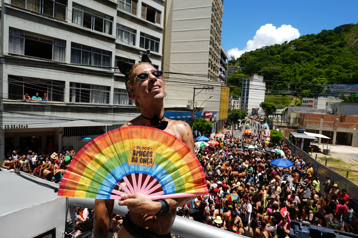 Bloco Amigos da Onça completa 10 anos e leva multidão ao Centro de Vitória por Fernando Madeira