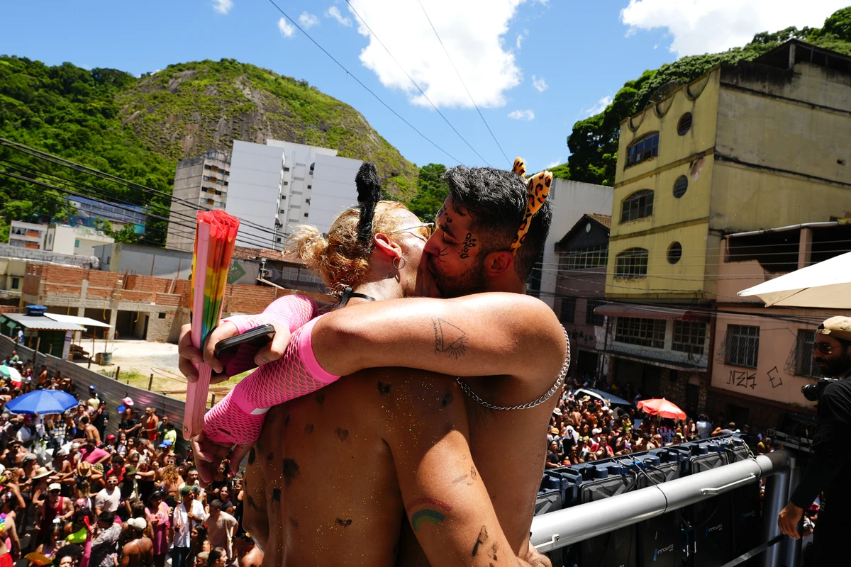Bloco Amigos da Onça completa 10 anos e leva multidão ao Centro de Vitória por Fernando Madeira