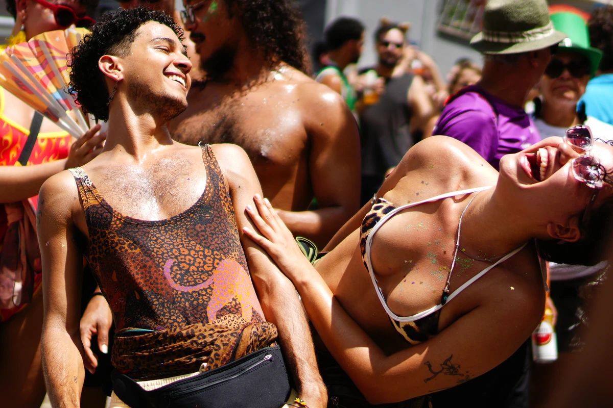 Bloco Amigos da Onça completa 10 anos e leva multidão ao Centro de Vitória por Fernando Madeira