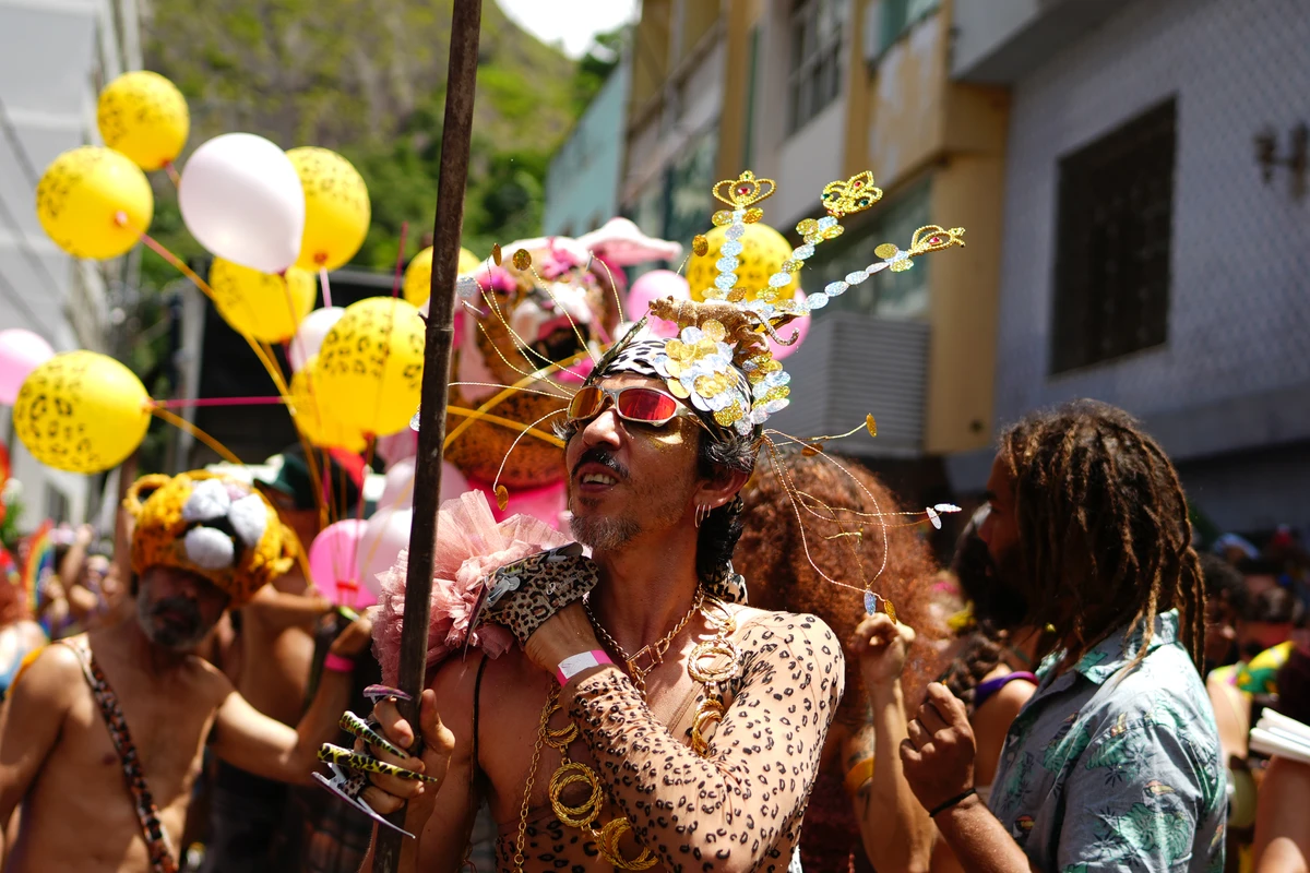 Bloco Amigos da Onça completa 10 anos e leva multidão ao Centro de Vitória por Fernando Madeira